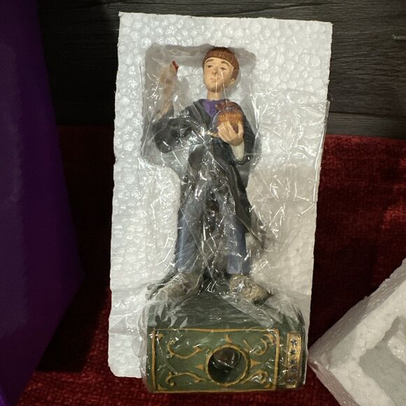 Harry Potter Storyteller Ron Weasley Figurine New in Box - Picture 2 of 6